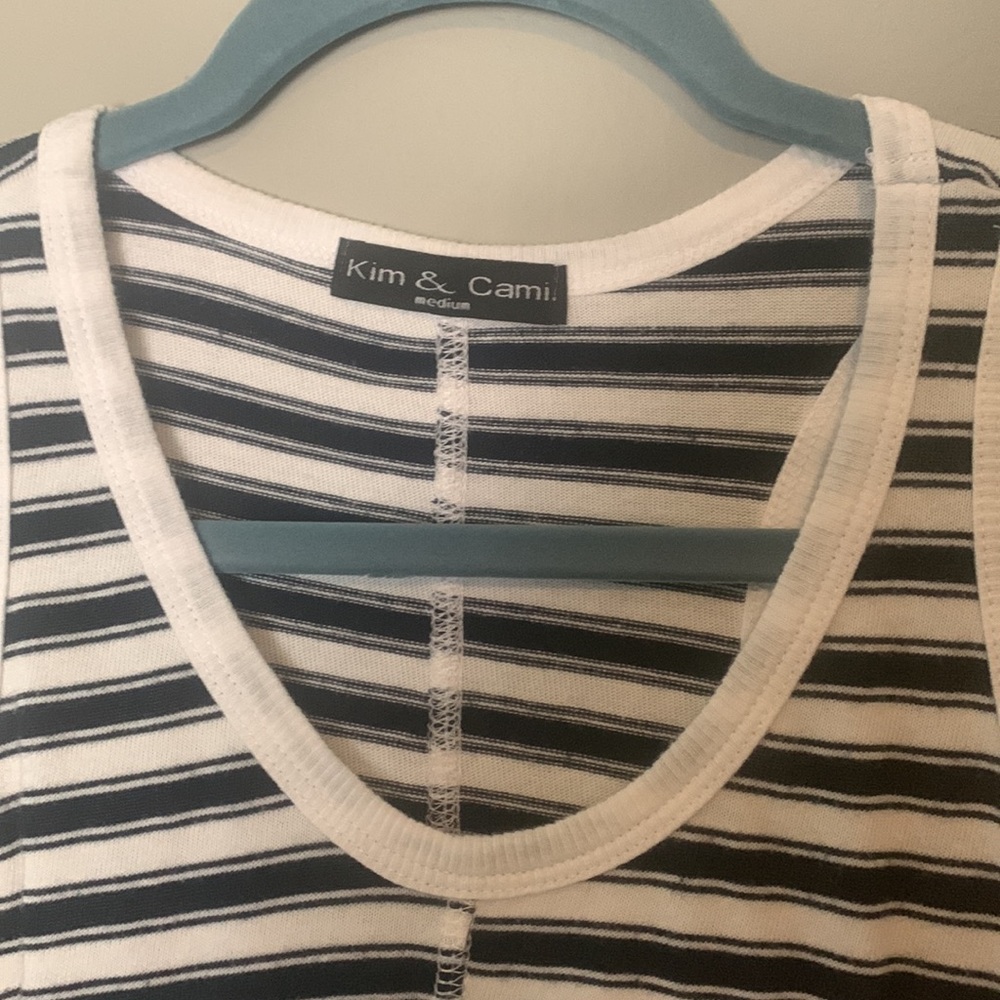 Black & White racer-back tank - Picture 2 of 3